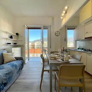 150mt Dal Mare Monolocale In Centro Con Vista Aperta, Wi-fi E A/c Appartamento Loano